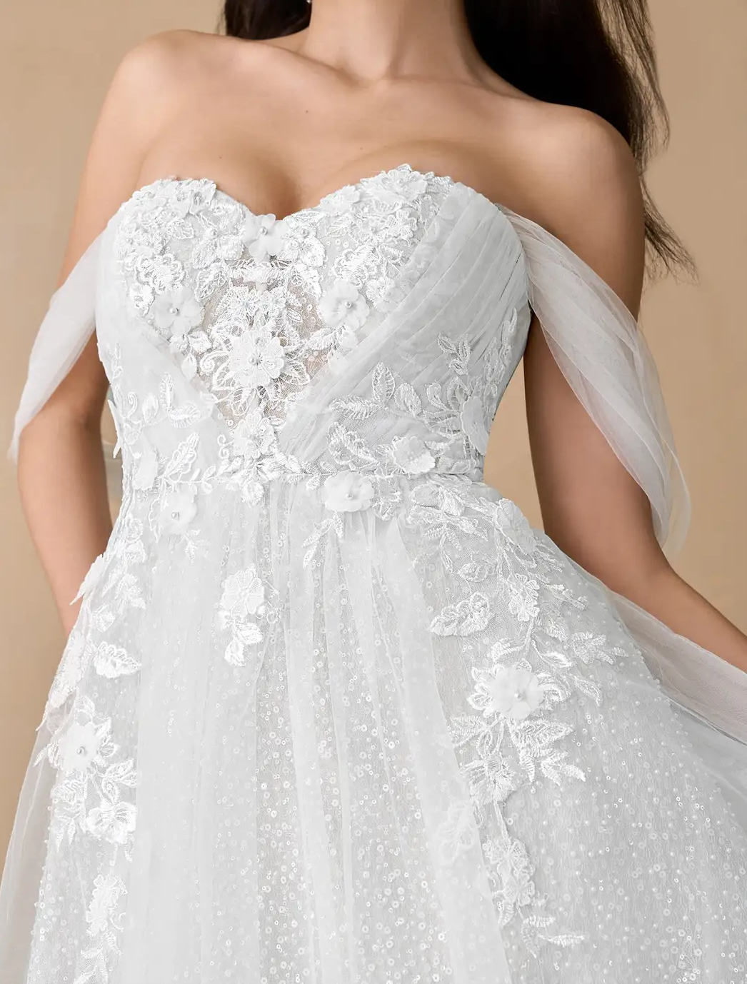 Light wedding dress 2025 new temperament bustier petite bridal main dress simple atmosphere senior dress trailing