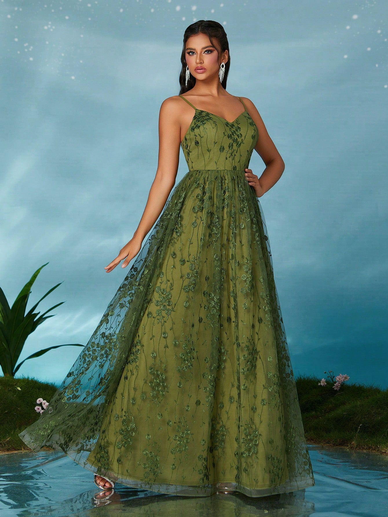 V-neck suspender evening dress tiktok mesh embroidery backless elegant evening dress prom dress party dress bridesmaid dress