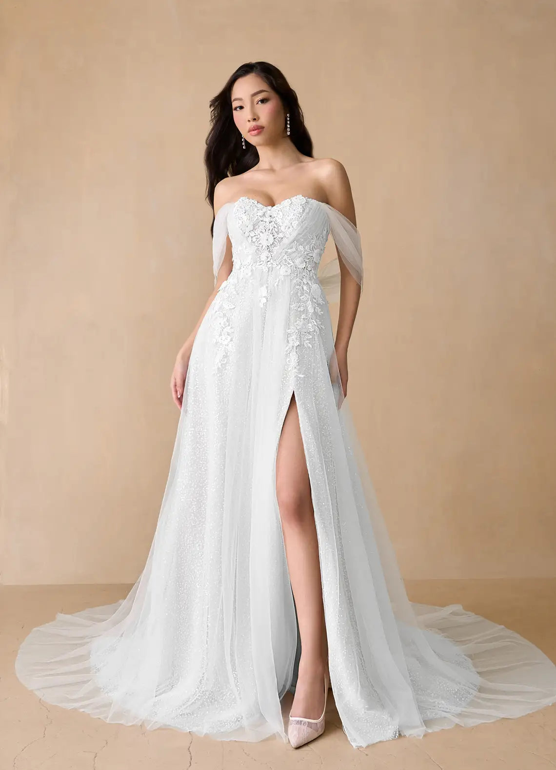 Light wedding dress 2025 new temperament bustier petite bridal main dress simple atmosphere senior dress trailing