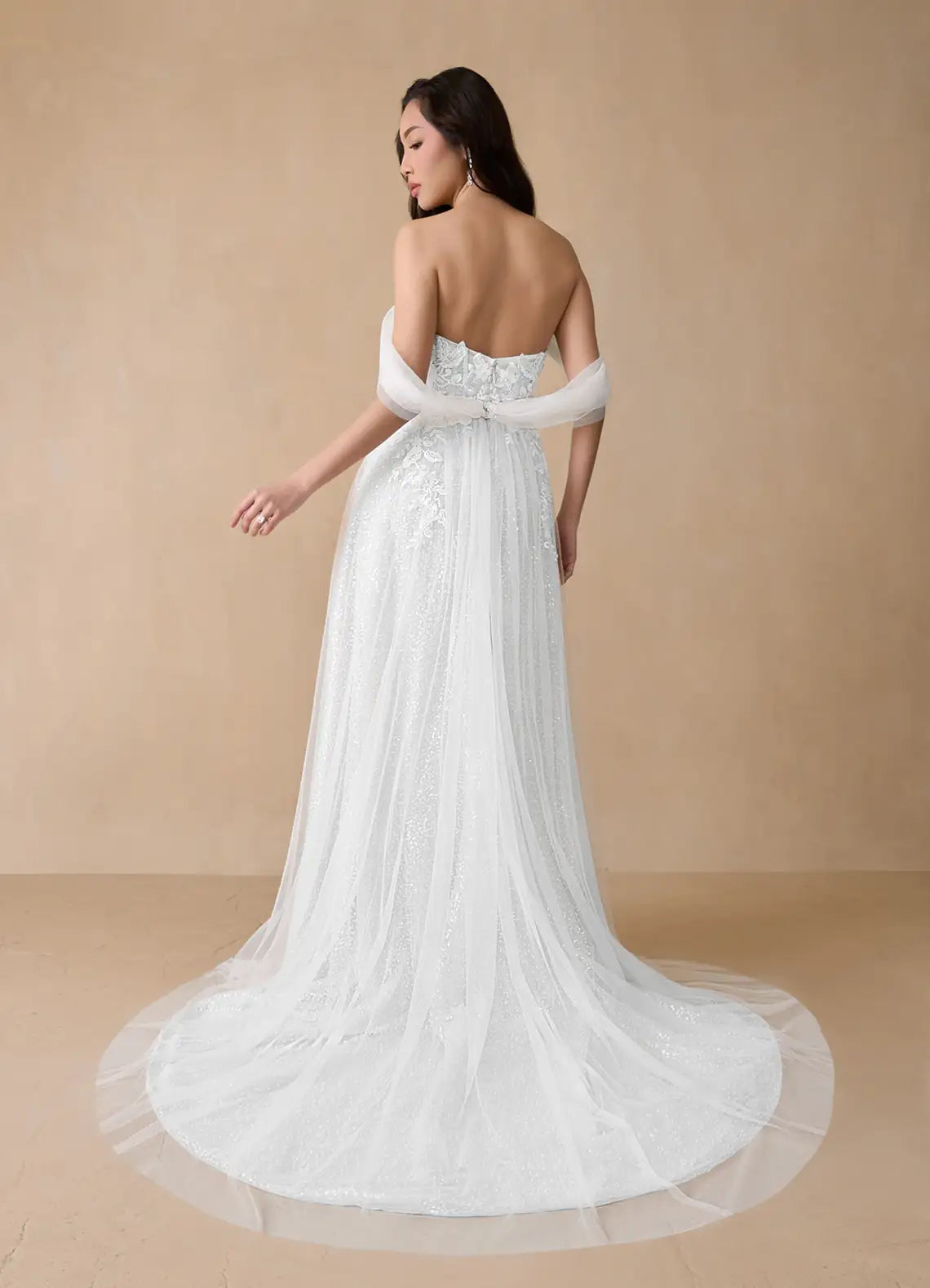 Light wedding dress 2025 new temperament bustier petite bridal main dress simple atmosphere senior dress trailing