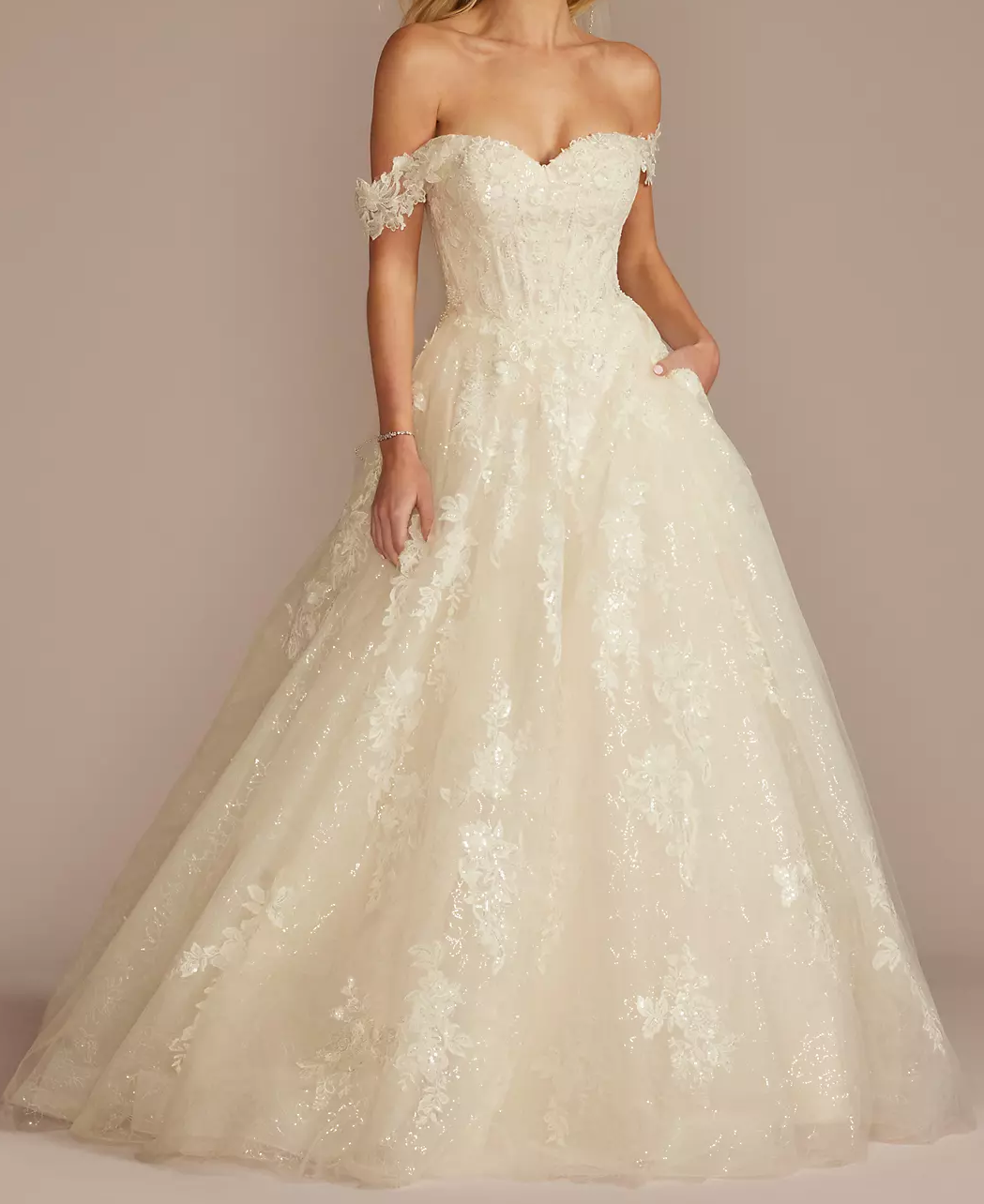 Bridal one-shoulder lace wedding dress high-end custom train style three-dimensional cutting exclusive design