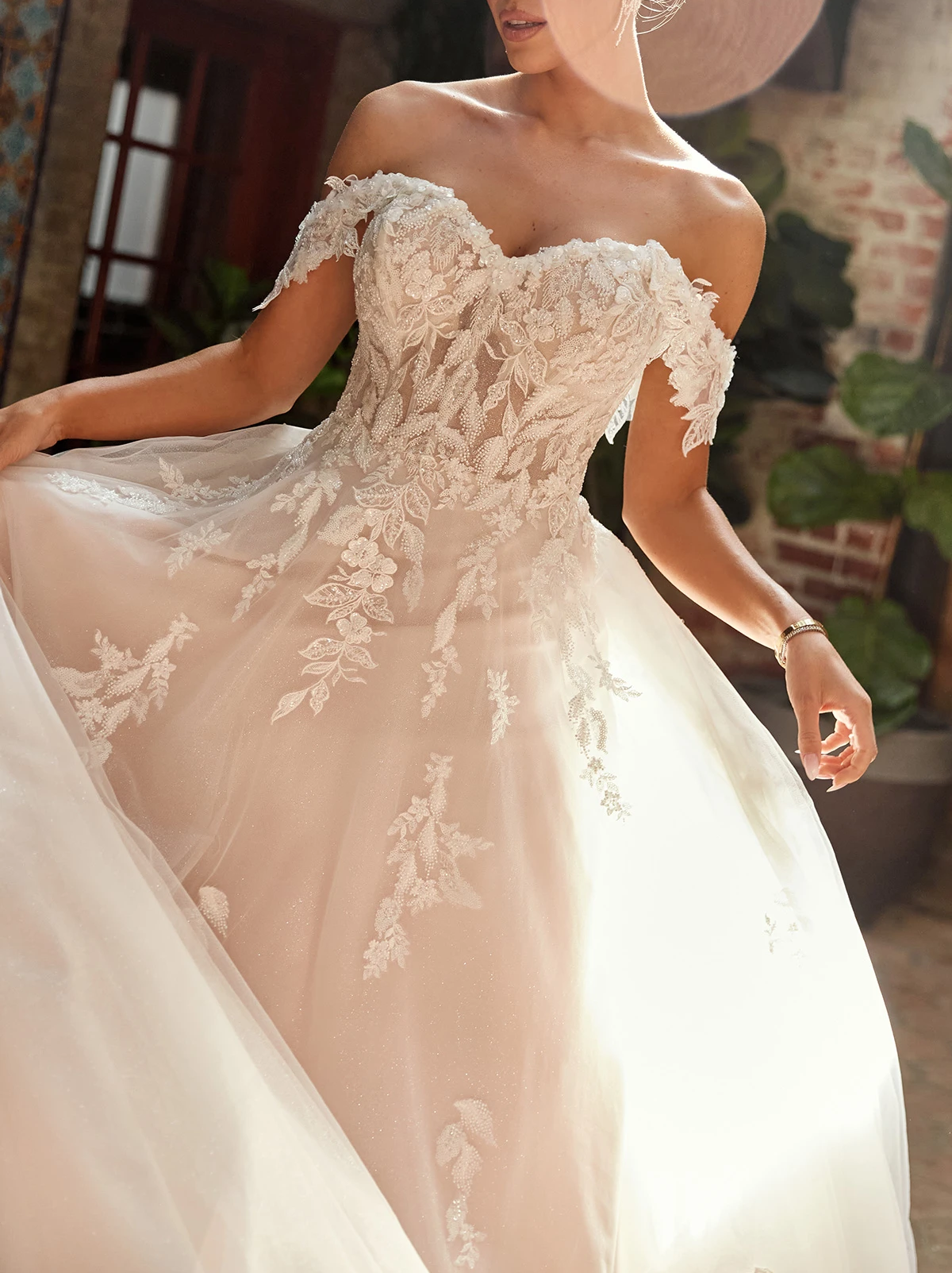 One-shoulder French wedding dress 2025 new bridal senior texture large trailing main veil on the run princess female