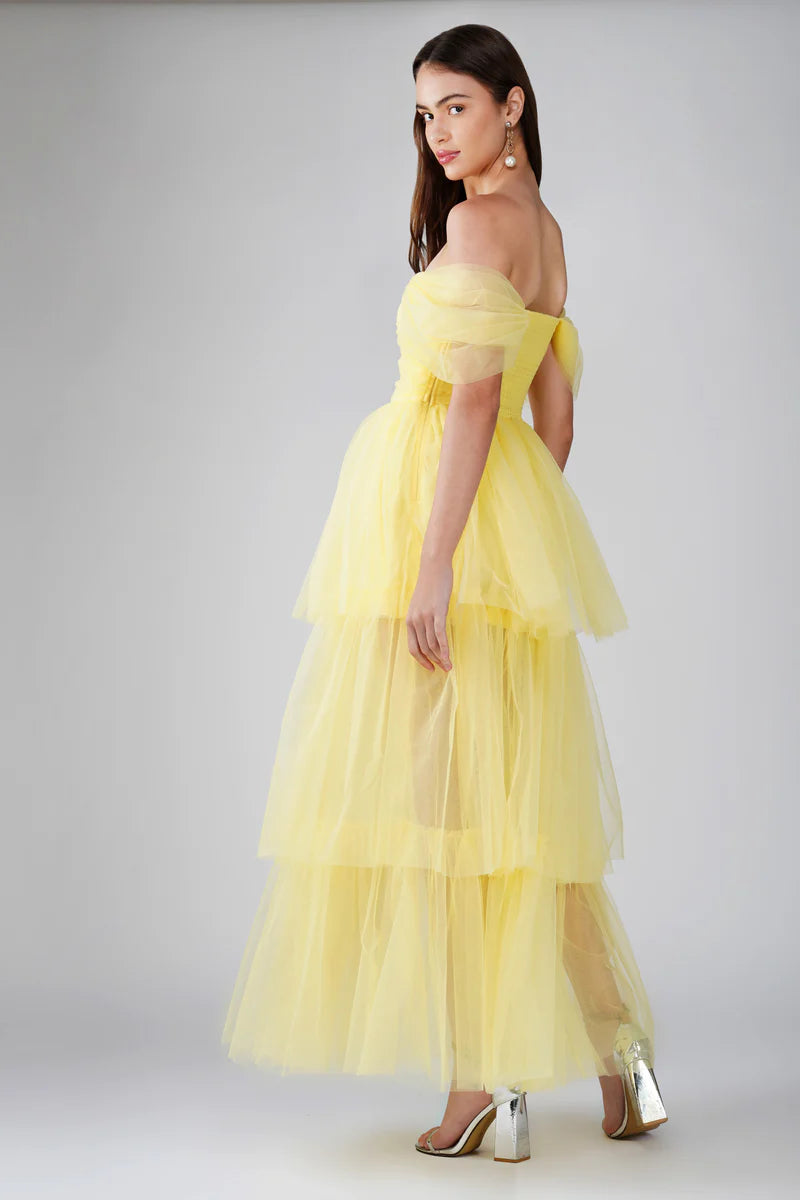 A Fitted Bodice,Cap Sleeve,Hidden Back Zipper ,A Flattering Sweetheart Neckline, Tiered Maxi Dress